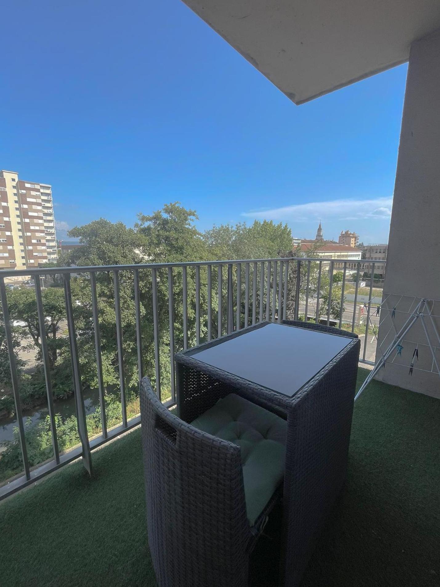 Appartement Spacieux Avec Balcon Bourg-en-Bresse Exteriör bild