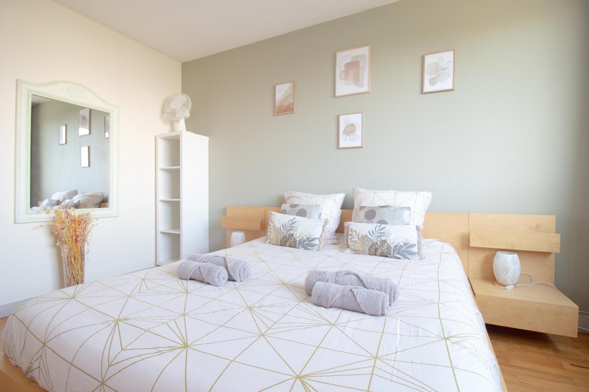 Appartement Spacieux Avec Balcon Bourg-en-Bresse Exteriör bild